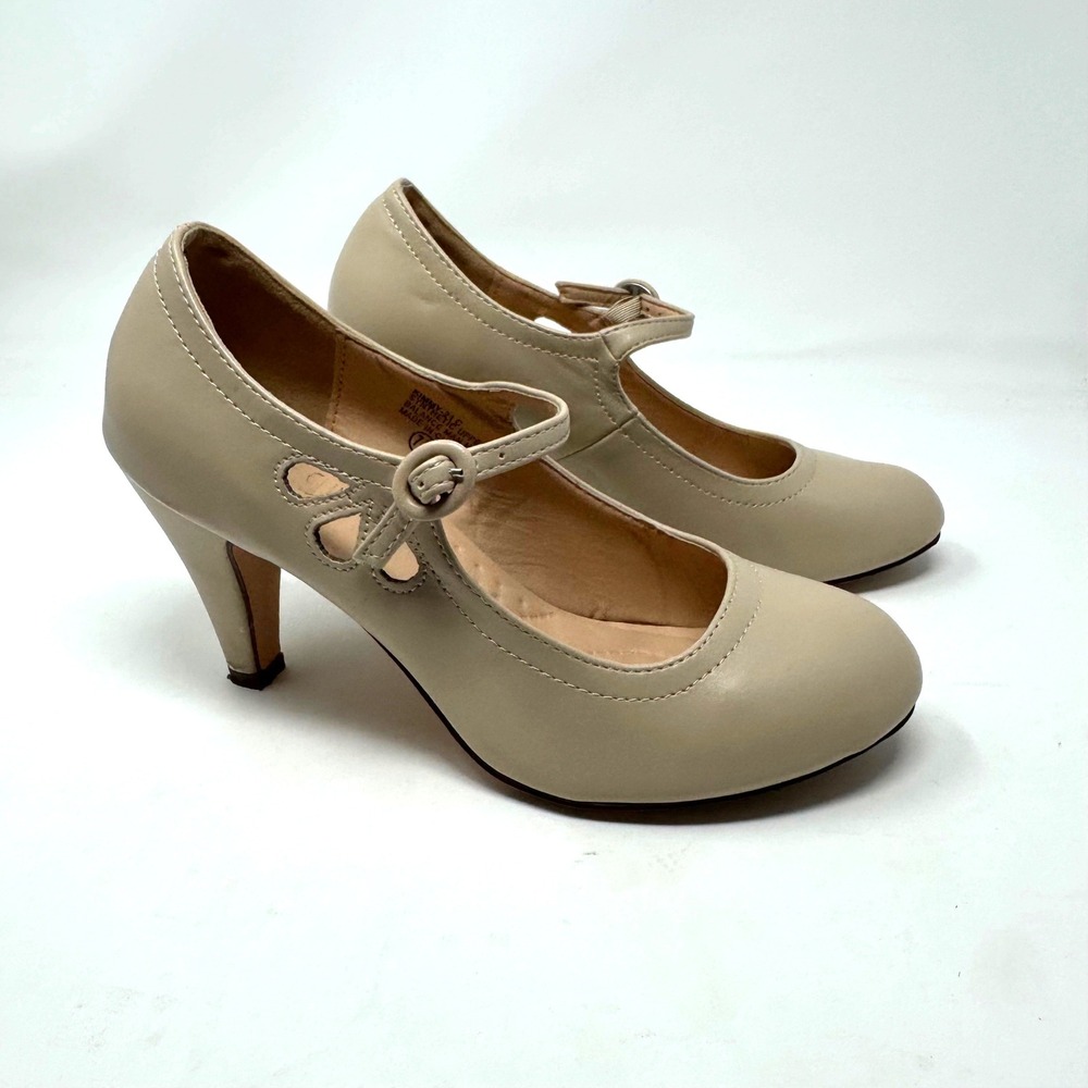 Vintage Retro Mary Jane Heels Beige Faux Leather Chase + Chloe Kimmy-21 C 7.5